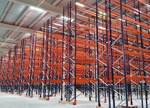 Normativas esenciales para pabellones modulares en España: cumplimiento y garantías